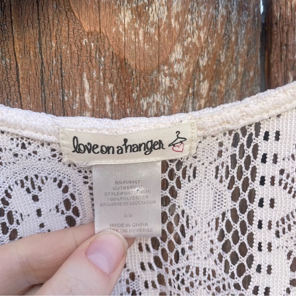 LOVE ON A HANGER Women’s White Colorful Knit Lacy Vest Fringe Western Size S/M - Picture 8 of 12